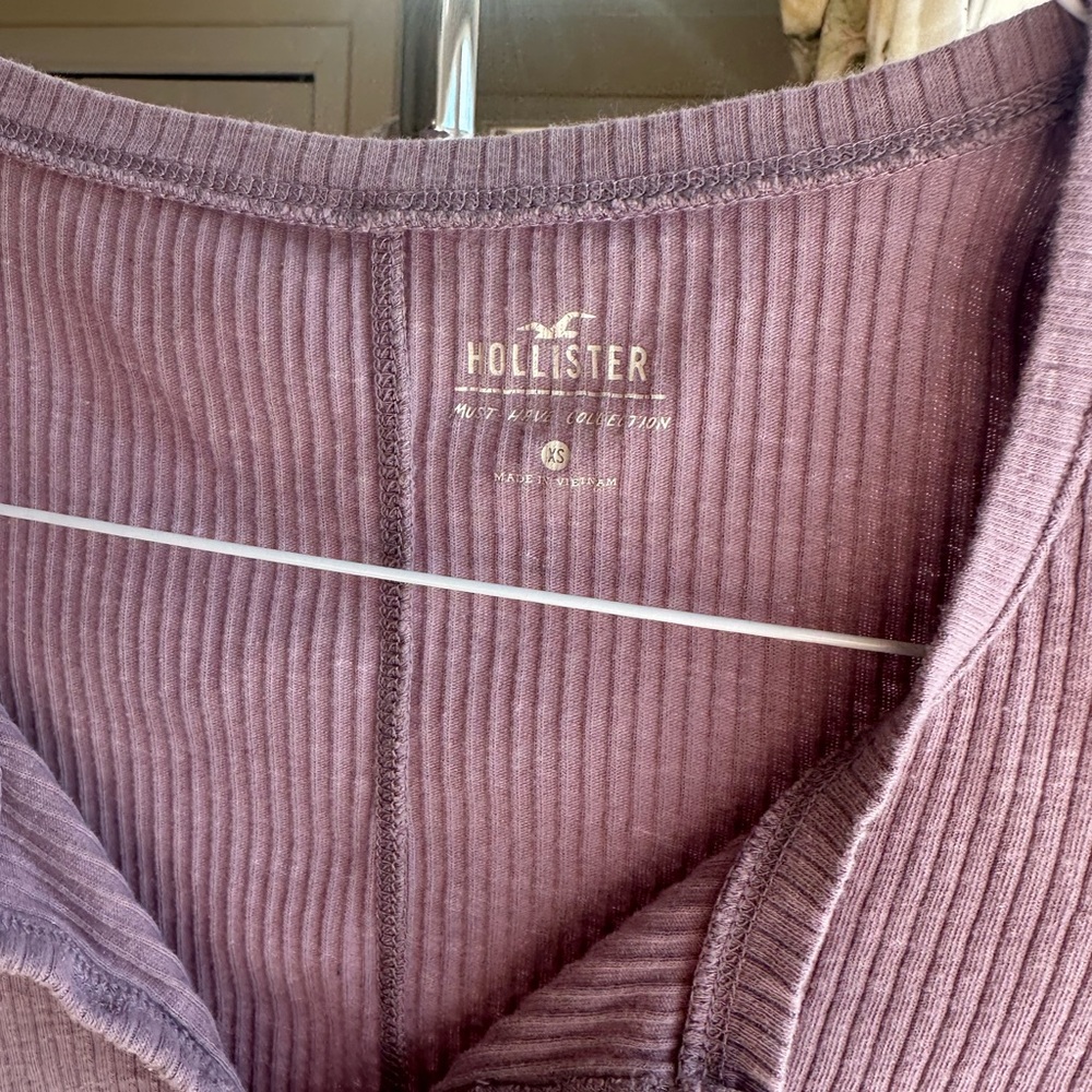 Hollister Women's Purple Sweater